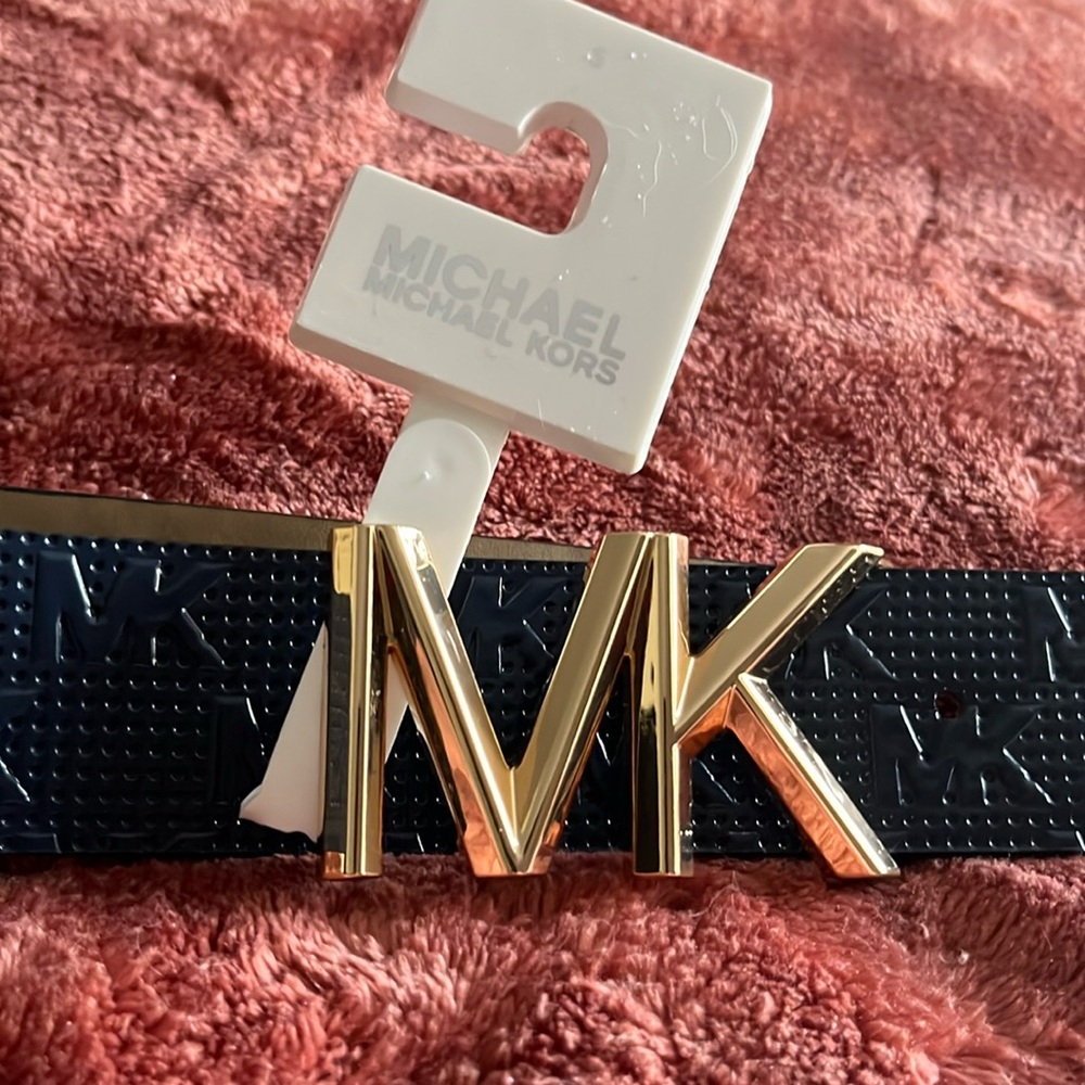 Michael Kors, Navy Belt. Gold hardware size small 56